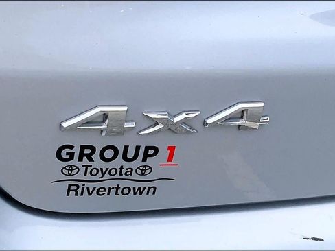 Used 2024 Jeep Compass Latitude AWD/4WD image 30