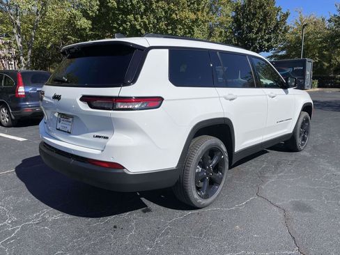 New 2025 Jeep Grand Cherokee L Limited w/ Black Appearance Package image 9