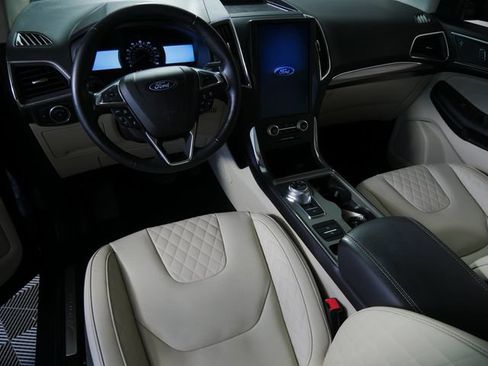 Certified 2023 Ford Edge Titanium w/ Equipment Group 301A AWD/4WD image 4