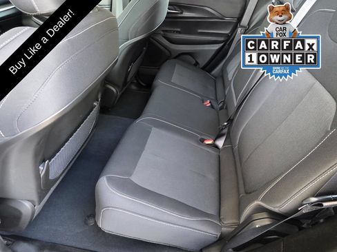 Used 2025 Jeep Grand Cherokee Laredo w/ Luxury Tech Group I AWD/4WD image 9