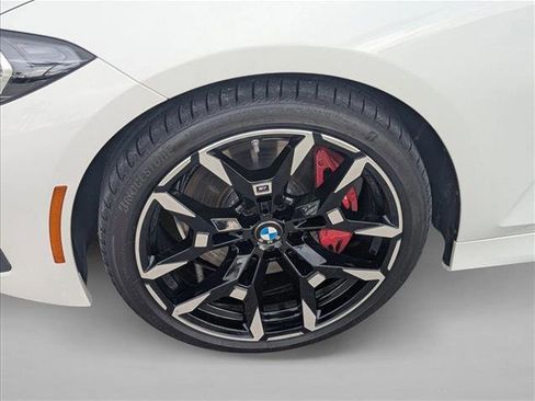 Certified 2025 BMW 330i Sedan w/ M Sport Package RWD image 25
