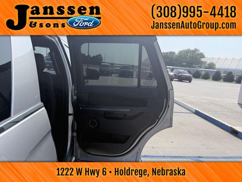 Used 2020 Ford Expedition XLT w/ Equipment Group 202A AWD/4WD image 12