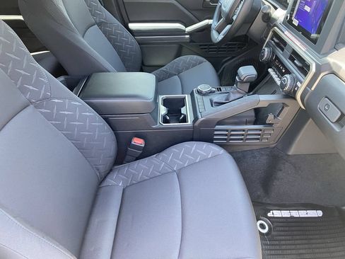 Used 2026 Toyota Tacoma SR5 AWD/4WD image 17
