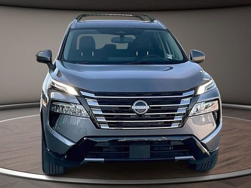 Certified 2025 Nissan Rogue Platinum w/ Platinum Premium Package FWD image 3