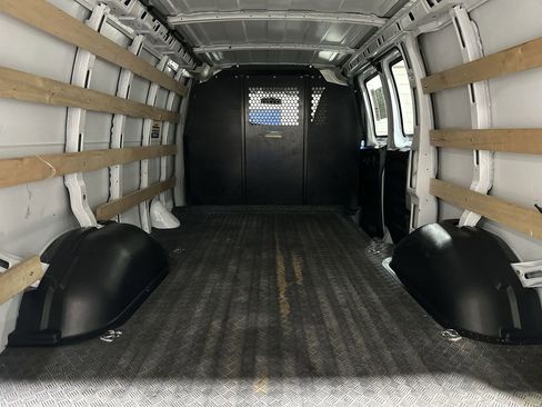 Used 2024 GMC Savana 2500 w/ Driver Convenience Package image 19