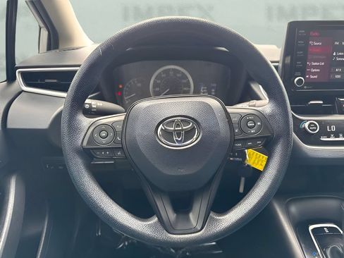 Used 2022 Toyota Corolla LE FWD image 13