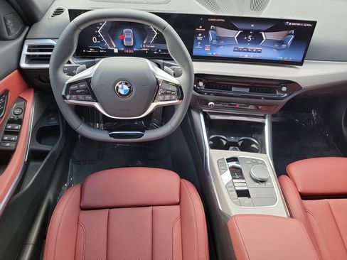 Used 2025 BMW 330i Sedan w/ Premium Package RWD image 10