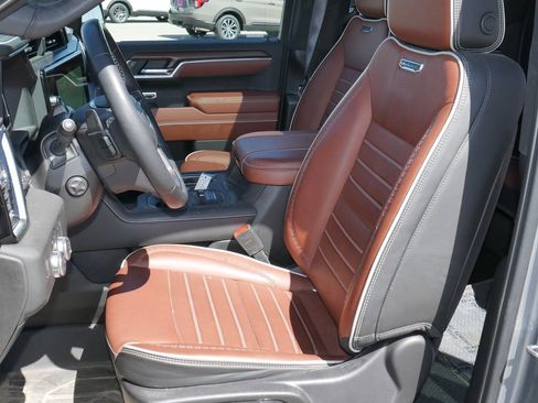 Used 2025 GMC Sierra 1500 Denali Ultimate AWD/4WD image 32