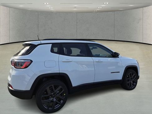 New 2026 Jeep Compass Latitude image 5