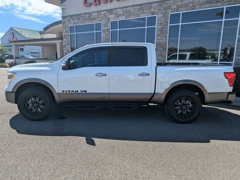 Used 2018 Nissan Titan Platinum Reserve w/ Platinum Utility Package AWD/4WD image 2
