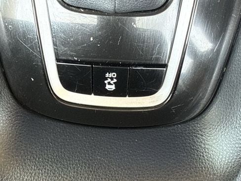 Used 2025 Toyota Corolla LE FWD image 22