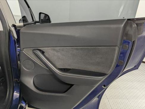 Used 2021 Tesla Model Y Long Range AWD/4WD image 19