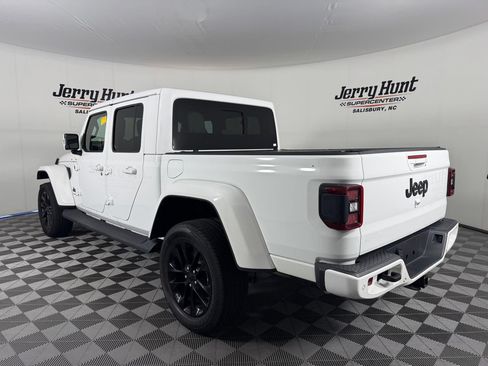 Used 2022 Jeep Gladiator Overland AWD/4WD image 9