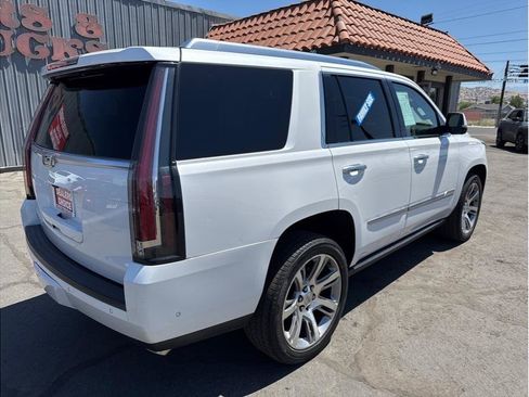 Used 2019 Cadillac Escalade Premium Luxury AWD/4WD image 3