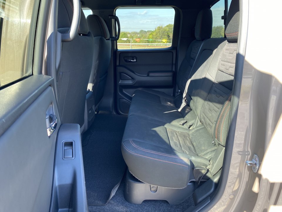Used 2023 Nissan Frontier PRO-4X w/ Tow Package AWD/4WD image 17