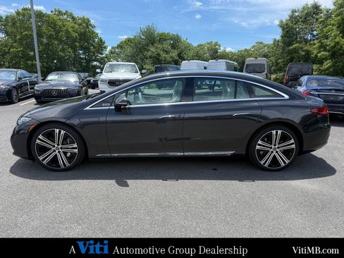 Certified 2022 Mercedes-Benz EQS 580 4MATIC Sedan image 5