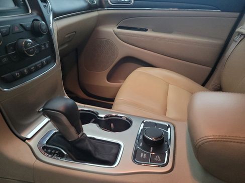 Used 2017 Jeep Grand Cherokee Limited AWD/4WD image 26