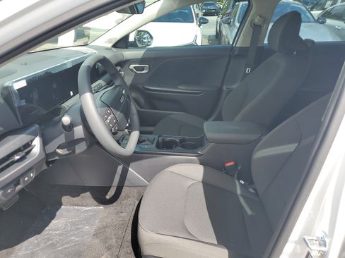 New 2026 Kia K4 FWD image 18