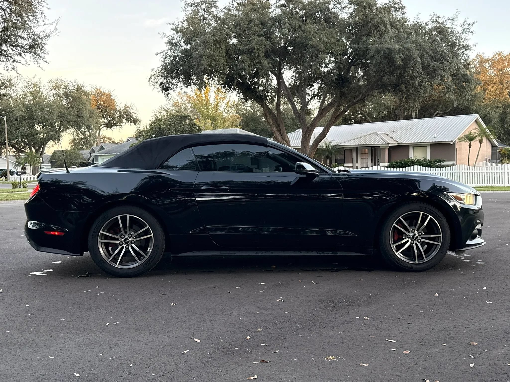 Used 2017 Ford Mustang Premium RWD image 6