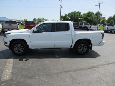 Used 2025 Nissan Frontier SV w/ SV Convenience Package RWD image 10