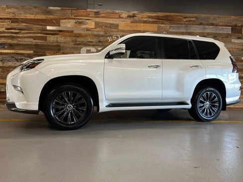 Used 2023 Lexus GX 460 Premium w/ Accessory Package AWD/4WD image 49