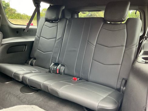 Used 2017 Cadillac Escalade ESV Platinum image 28