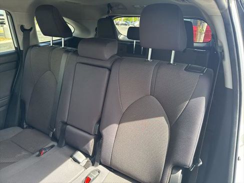 Certified 2024 Toyota Highlander LE AWD/4WD image 18