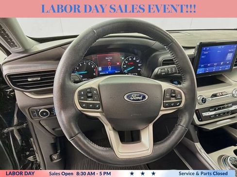 Used 2023 Ford Explorer XLT w/ Equipment Group 202A AWD/4WD image 11