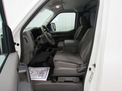 Used 2017 Nissan NV 3500 SV w/ Technology Package image 33