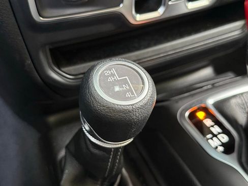 Certified 2024 Jeep Gladiator Sport image 53