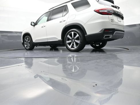 Certified 2025 Honda Pilot Elite image 35