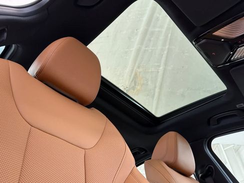 Used 2026 BMW 330i Sedan w/ Premium Package RWD image 16