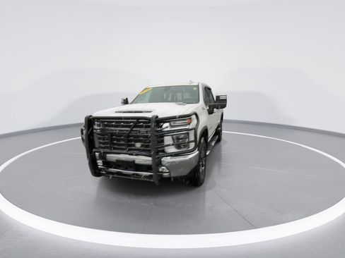 Used 2020 Chevrolet Silverado 2500 LTZ w/ LTZ Premium Package image 3