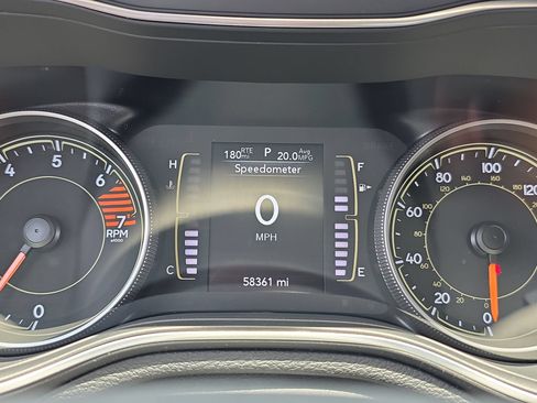 Used 2021 Jeep Cherokee Latitude FWD image 21