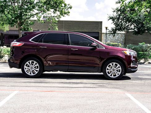 Used 2024 Ford Edge Titanium image 4