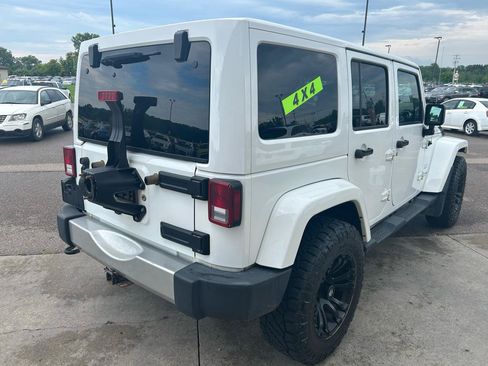 Used 2018 Jeep Wrangler Unlimited Sahara w/ Dual Top Group AWD/4WD image 5