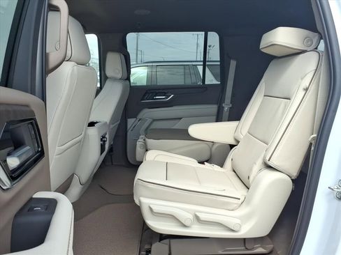 New 2026 GMC Yukon Denali w/ Denali Reserve Package AWD/4WD image 13