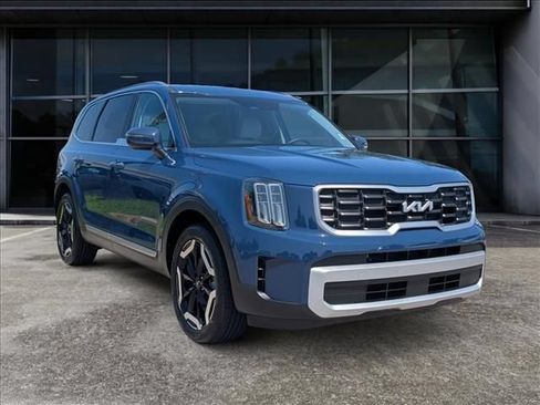 Used 2024 Kia Telluride S w/ S Sunroof Package FWD image 2