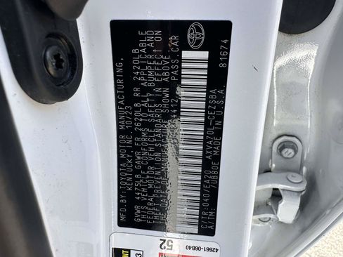 Used 2024 Toyota Camry SE w/ Cold Weather Package FWD image 38