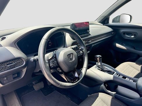 Used 2023 Honda HR-V Sport image 9