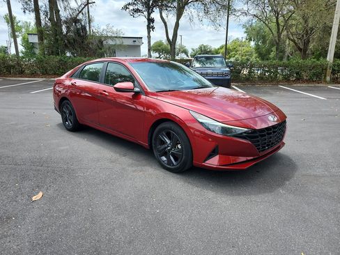 Used 2023 Hyundai Elantra SEL image 7
