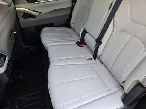 Used 2027 INFINITI QX60 Luxe w/ Cargo Package FWD image 13