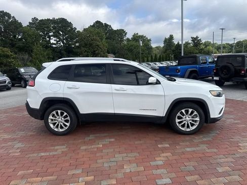 Used 2021 Jeep Cherokee Latitude FWD image 16