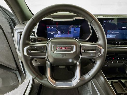 Used 2025 GMC Canyon Elevation RWD image 9