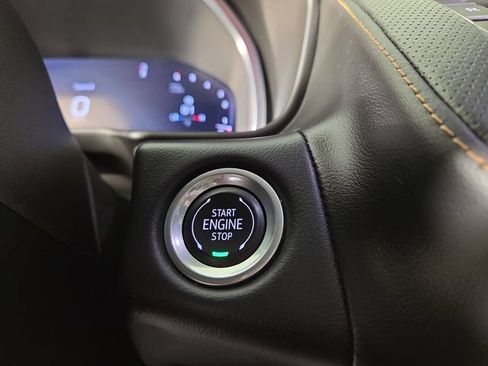 Used 2024 GMC Yukon XL AT4 w/ Technology Package AWD/4WD image 28