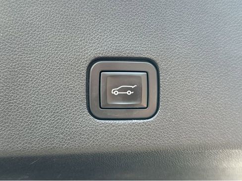 Used 2020 Cadillac XT6 Premium Luxury image 13