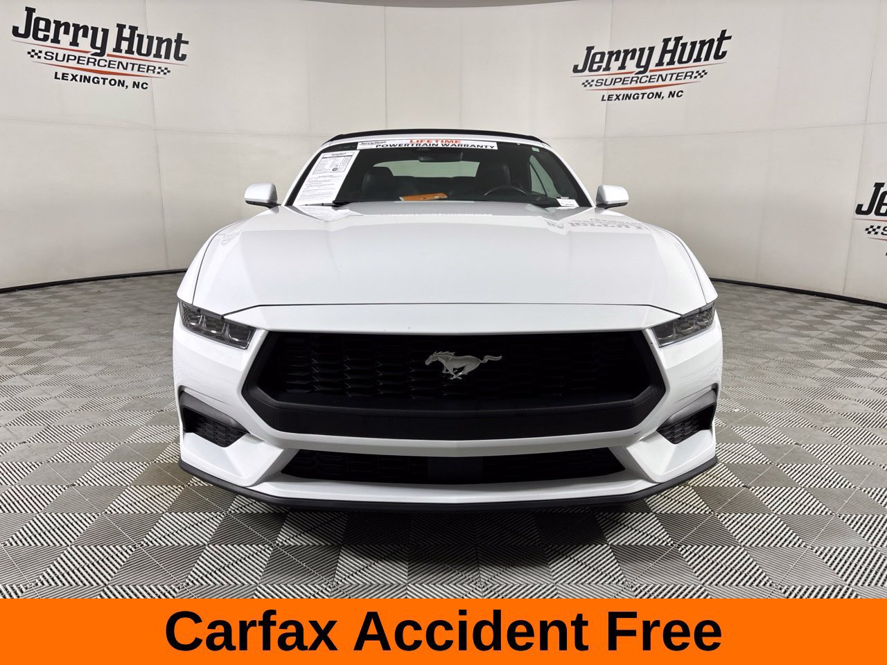 Used 2025 Ford Mustang Premium RWD image 3