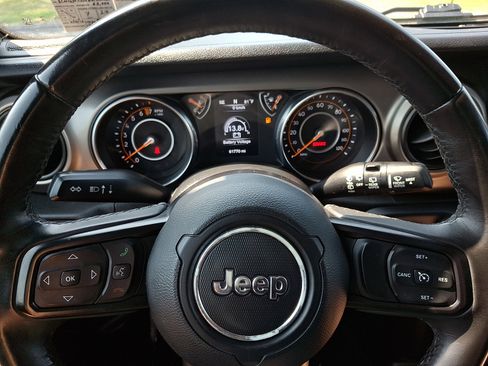 Used 2019 Jeep Wrangler Sport AWD/4WD image 18