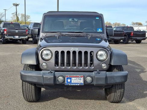 Used 2018 Jeep Wrangler Unlimited Sport S image 4