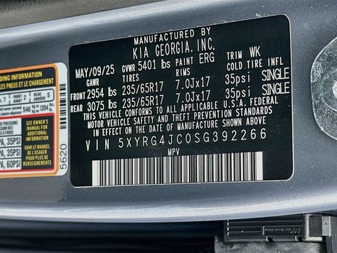 Certified 2025 Kia Sorento LX FWD image 30